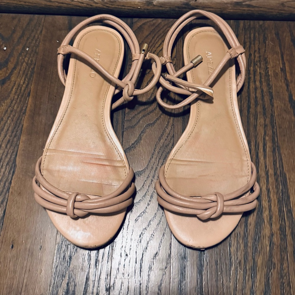 Elegant Women's Tan Strappy Sandals